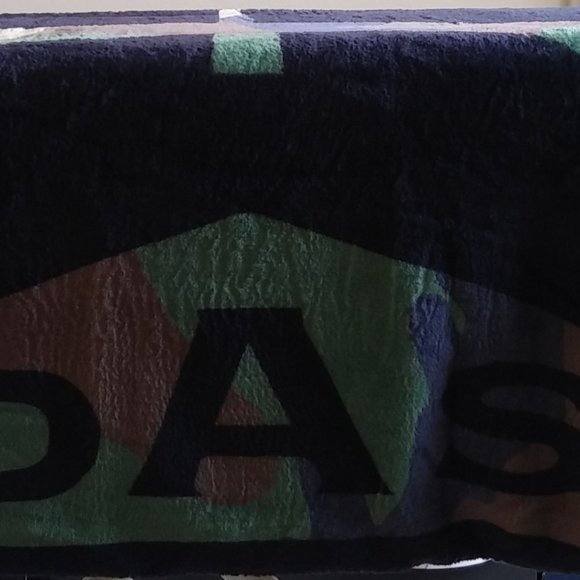 Das Efx Logo Throw - Picture 2 of 7